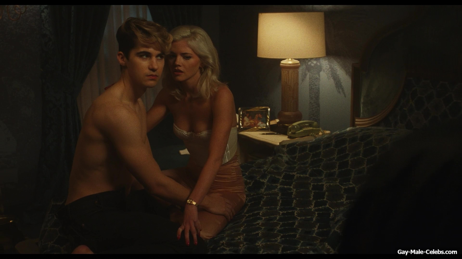 Daniel Dale Nude And Hot Shower Scenes in The Shards