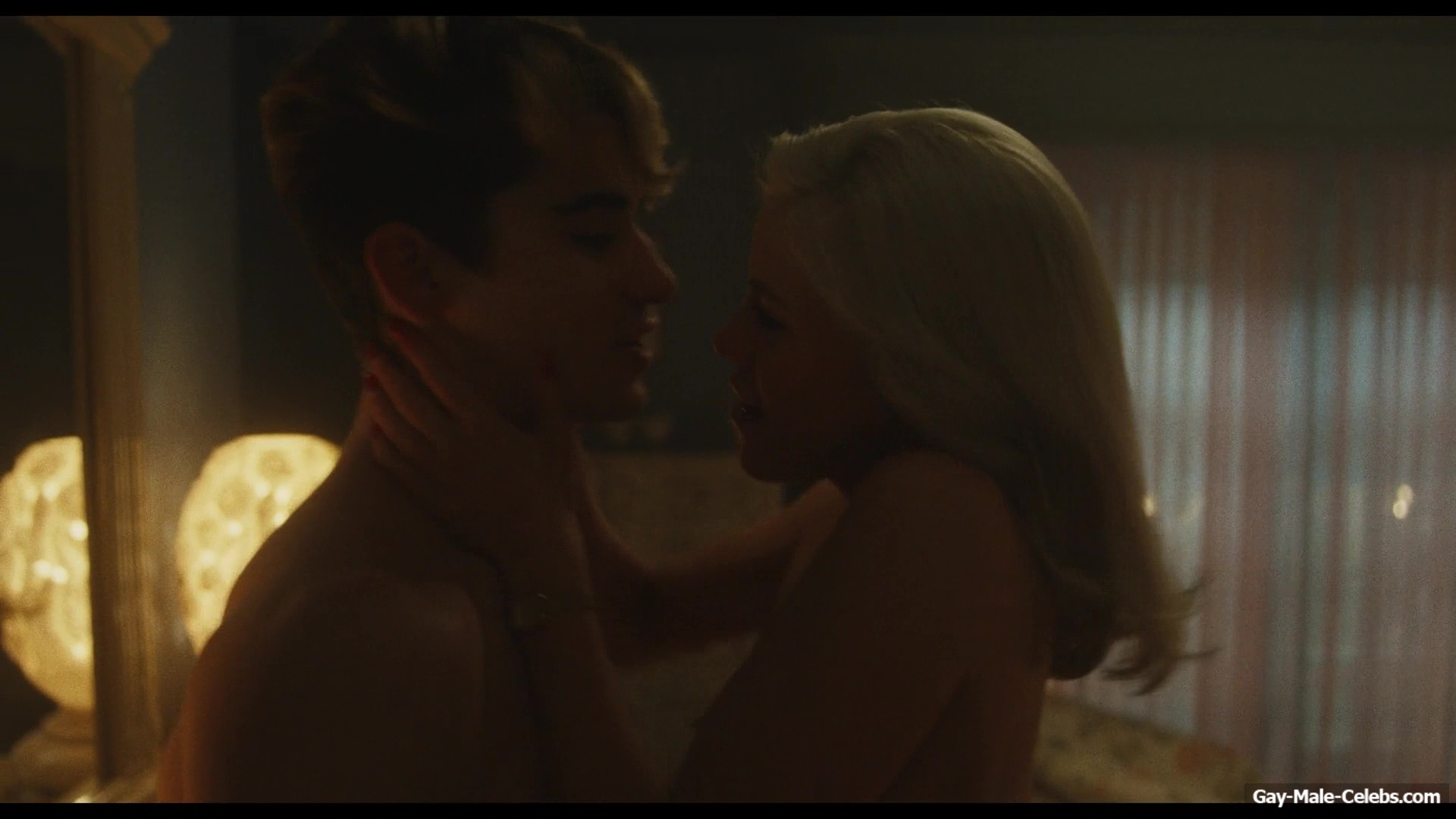 Daniel Dale Nude And Hot Shower Scenes in The Shards