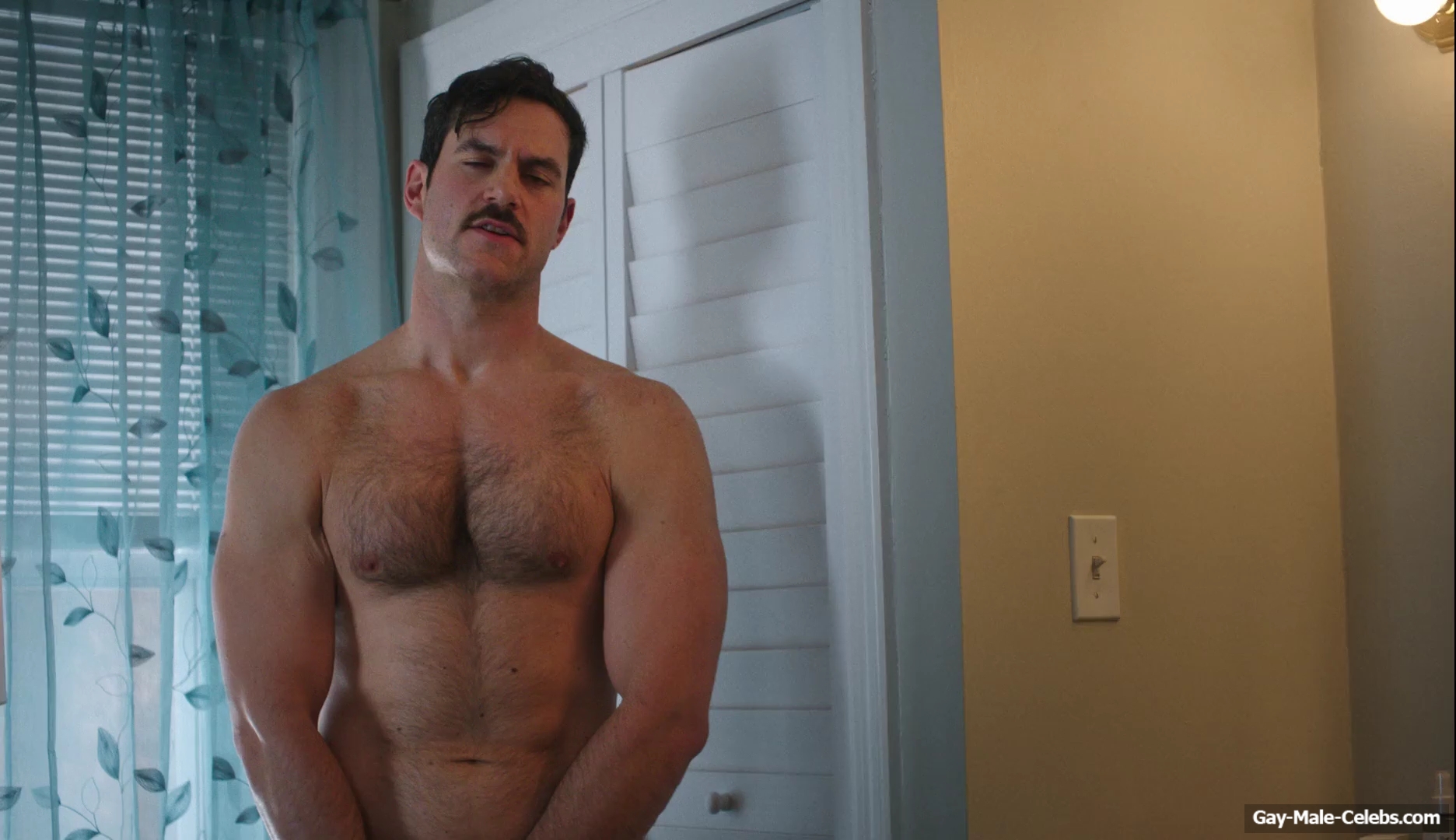 Evan Mulrooney Nude and Exposed His Muscle Ass in Tires