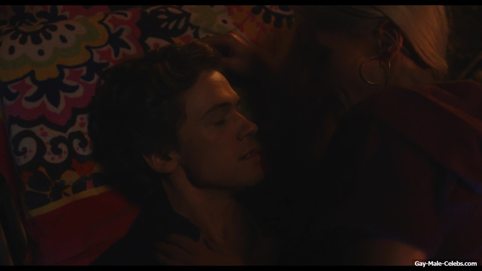 Igby Rigney Cock Bulge And Shirtless Scenes in The Shards