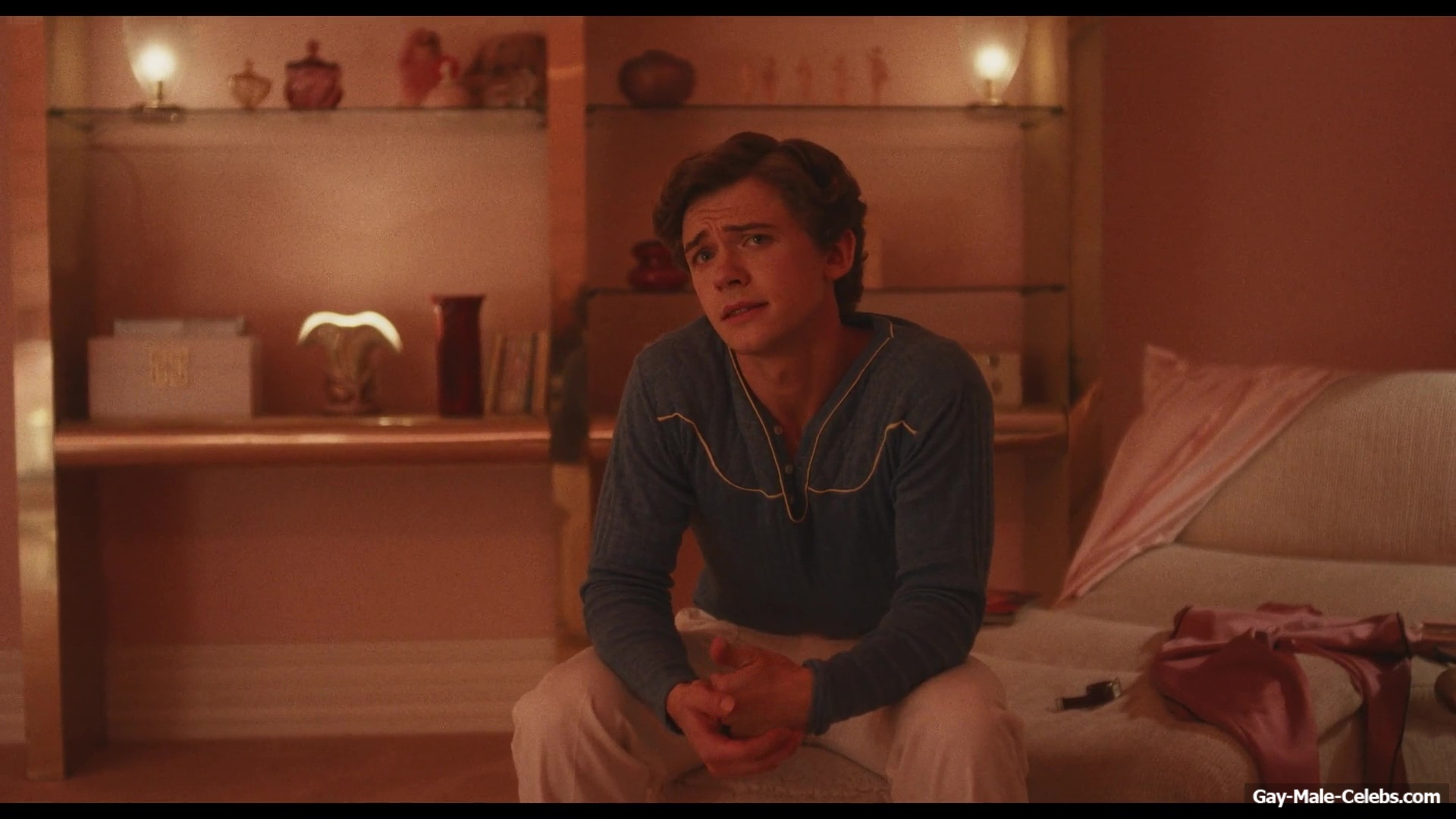 Igby Rigney Cock Bulge And Shirtless Scenes in The Shards