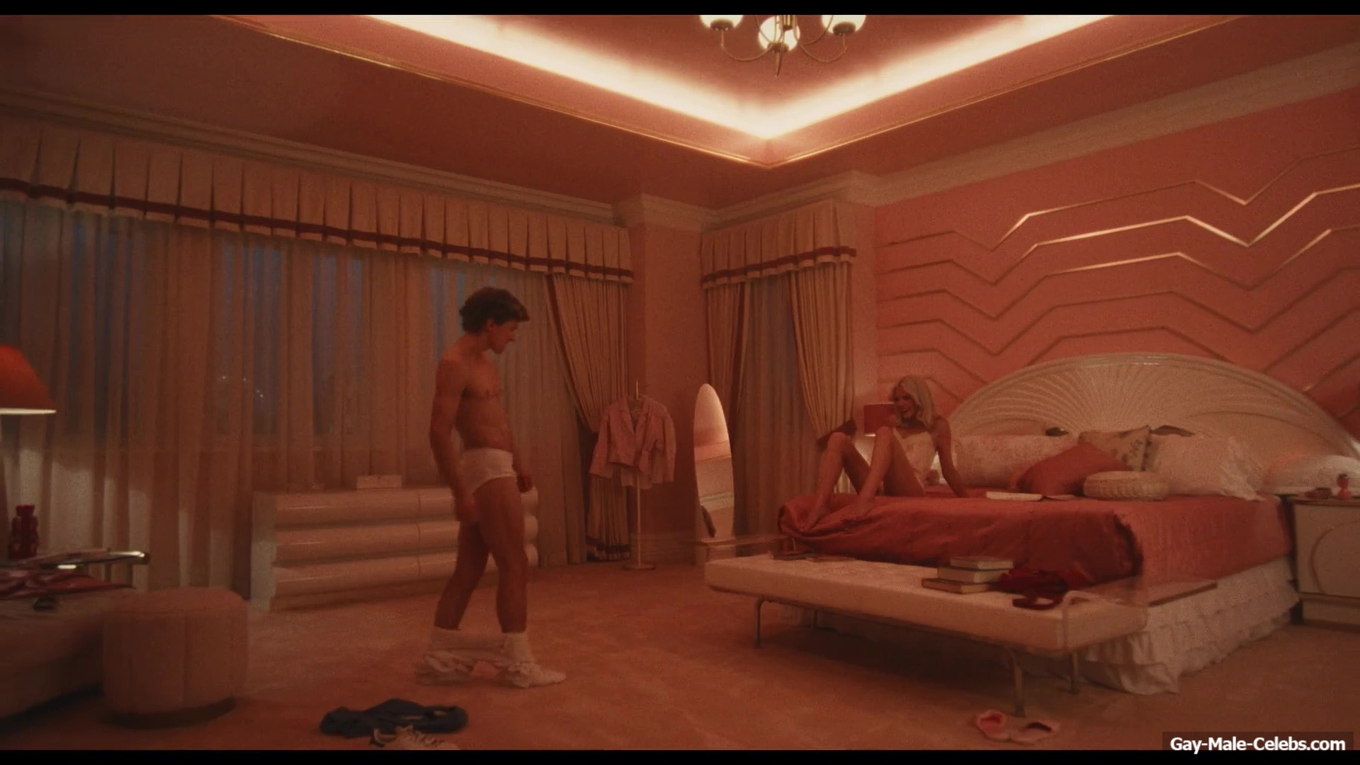 Igby Rigney Cock Bulge And Shirtless Scenes in The Shards
