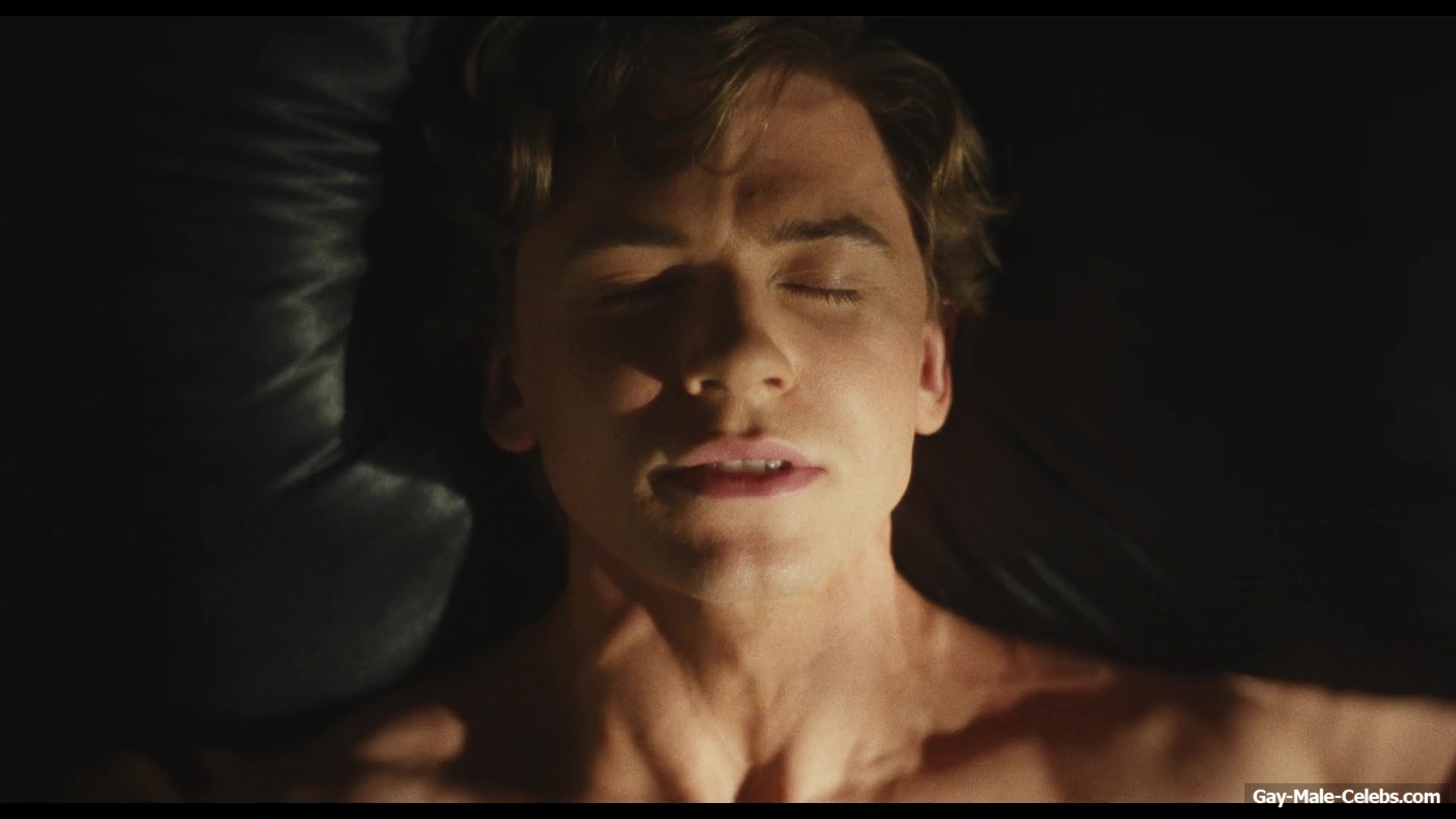 Igby Rigney Cock Bulge And Shirtless Scenes in The Shards