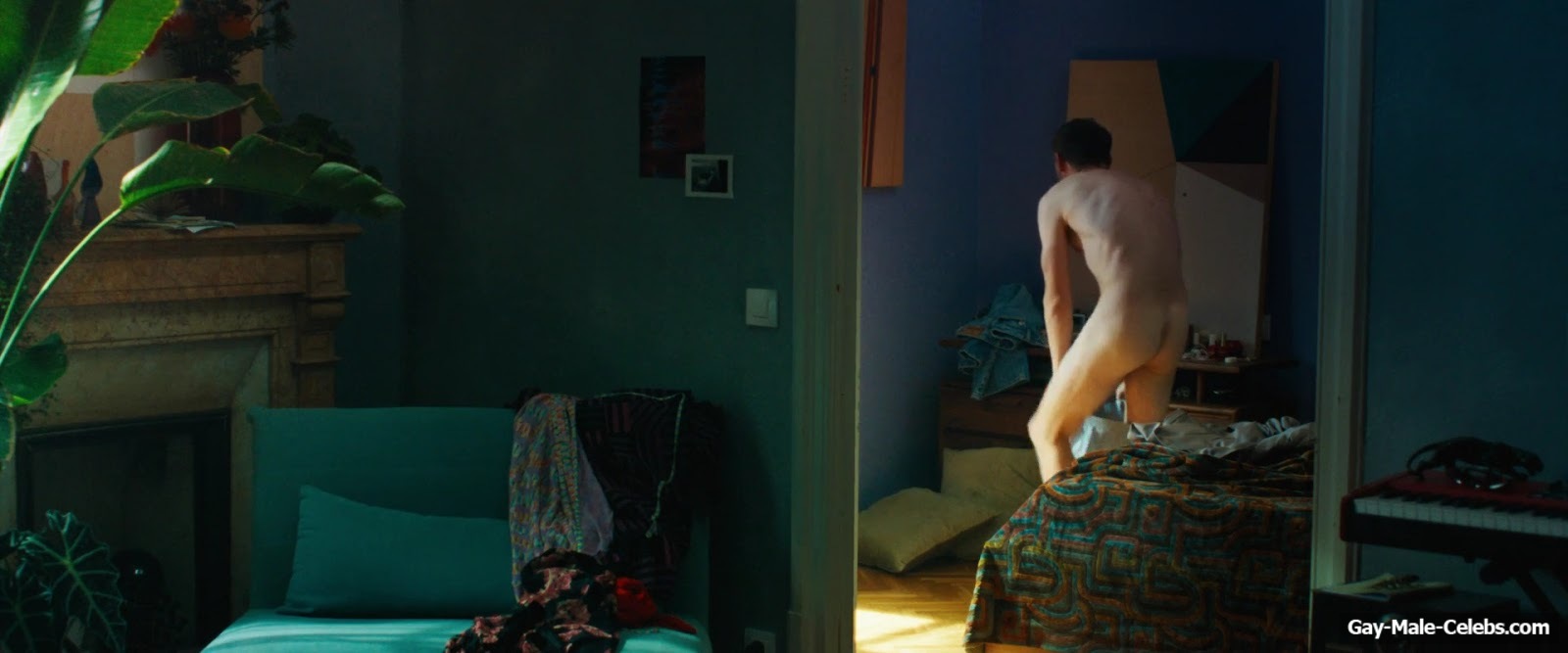 Jamie Bell Nude Butt and Underwear Scenes in Rosebush Pruning