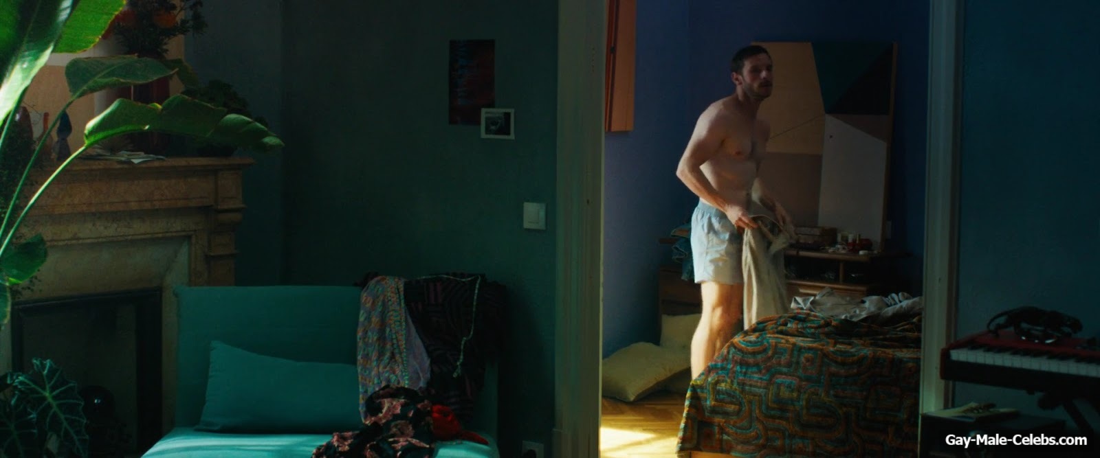 Jamie Bell Nude Butt and Underwear Scenes in Rosebush Pruning