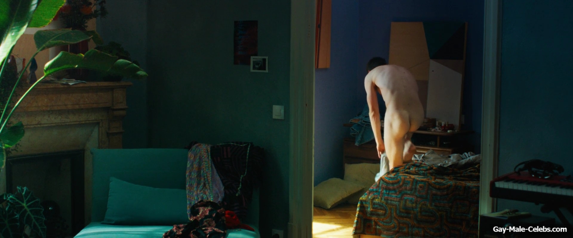 Jamie Bell Nude Butt and Underwear Scenes in Rosebush Pruning