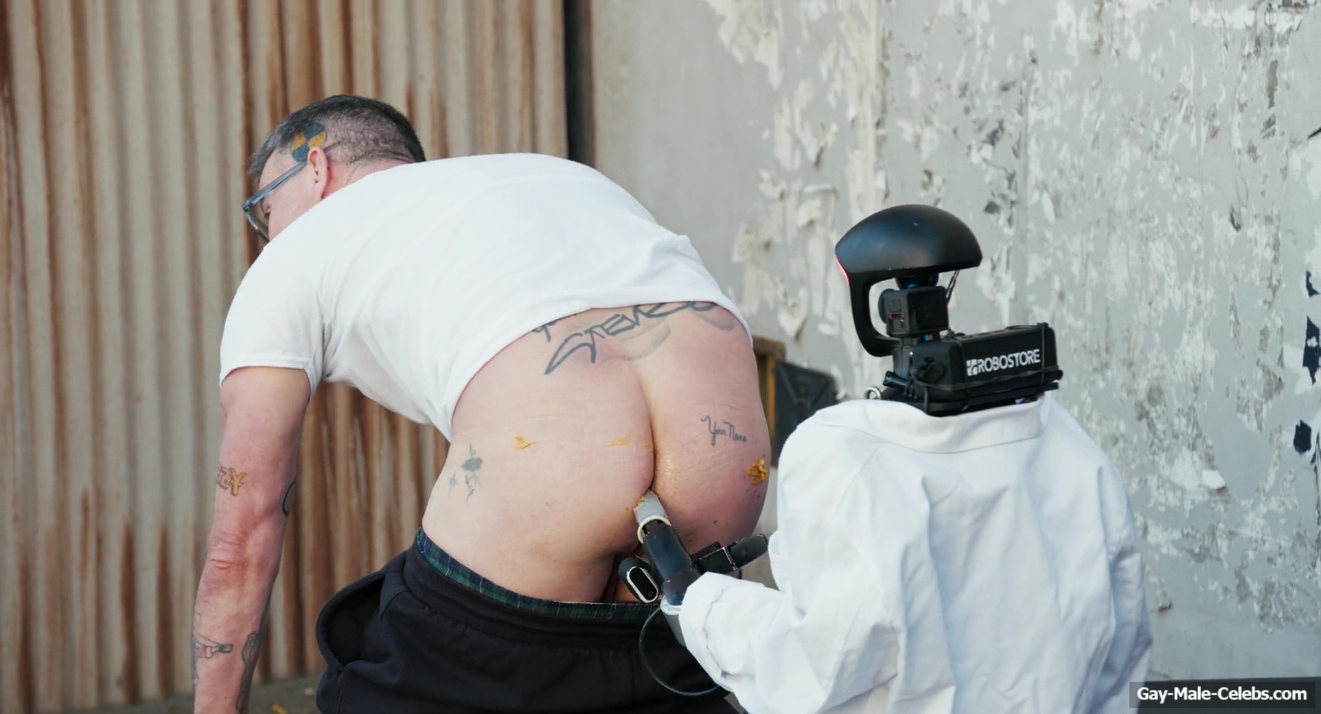 Steve-O Frontal Nude and Anal Fingering Scene in Jackass Best And Last