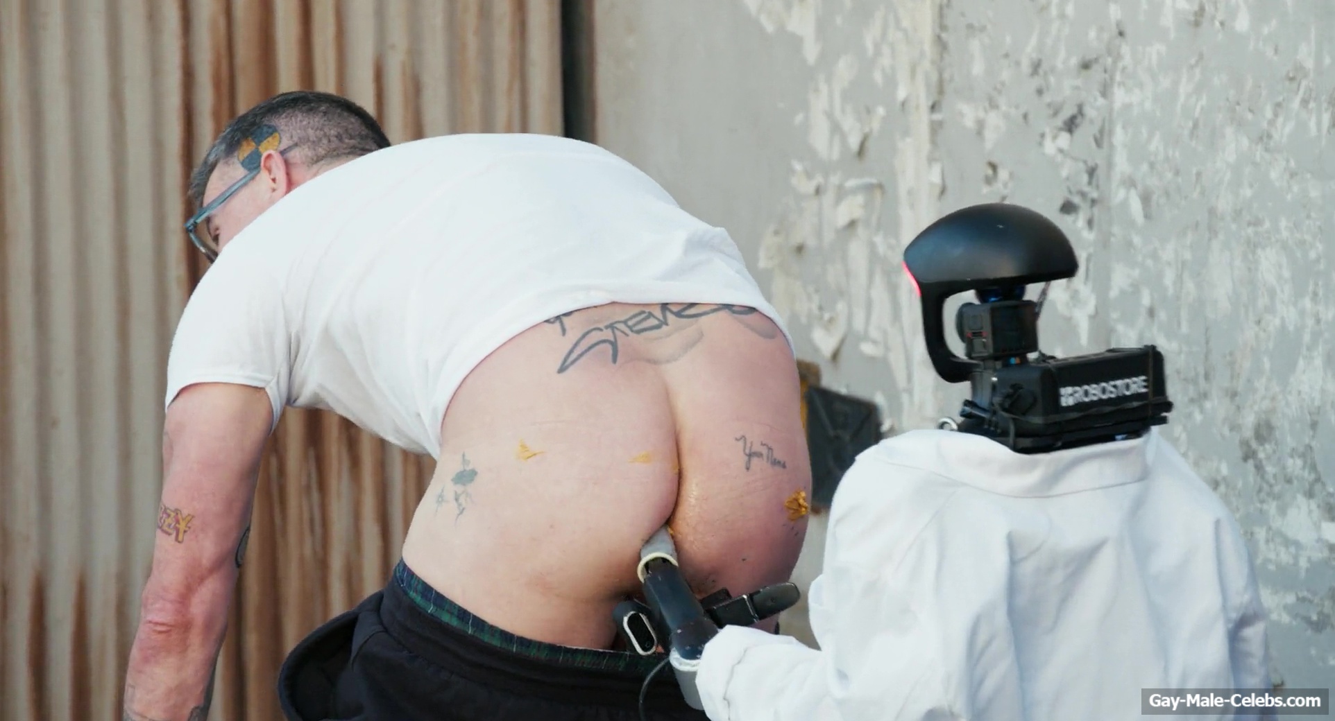 Steve-O Frontal Nude and Anal Fingering Scene in Jackass Best And Last