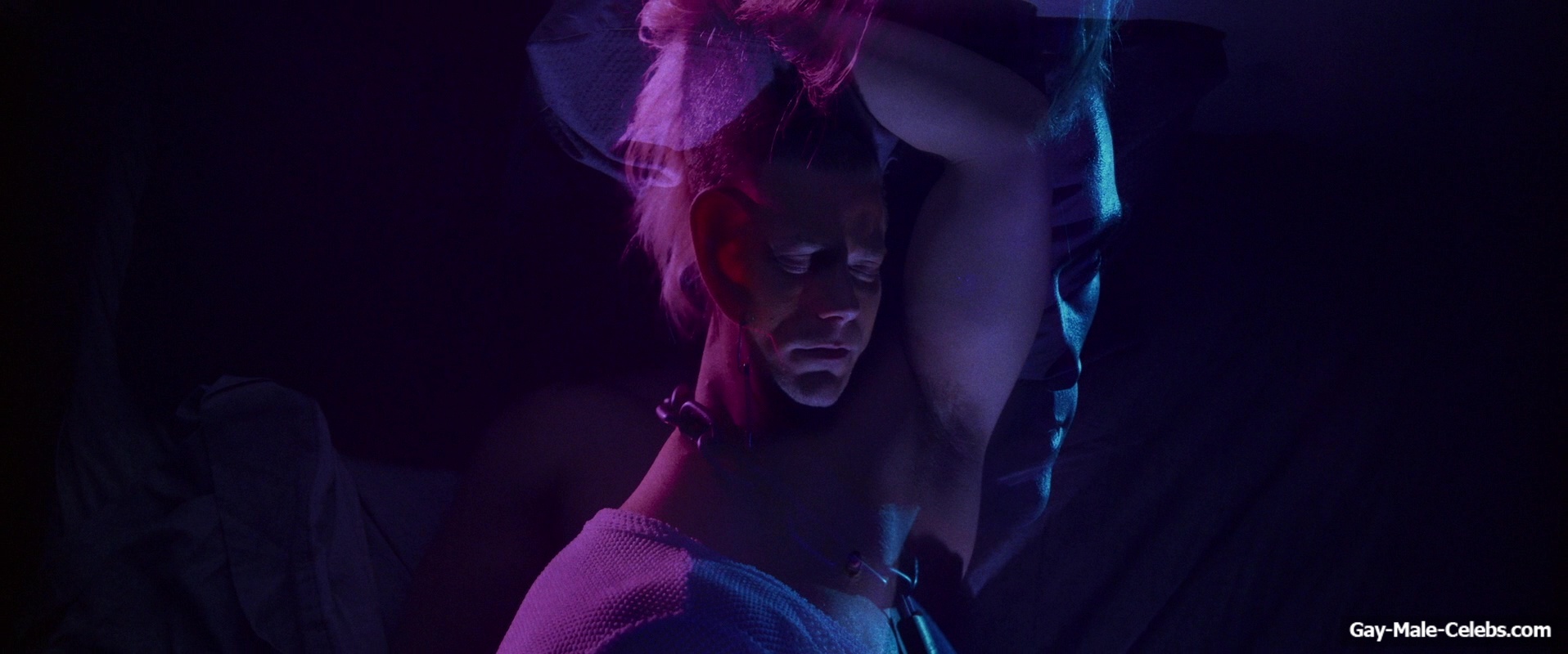 Tim Pocock Nude And Jerk Off Scenes in Body Blow