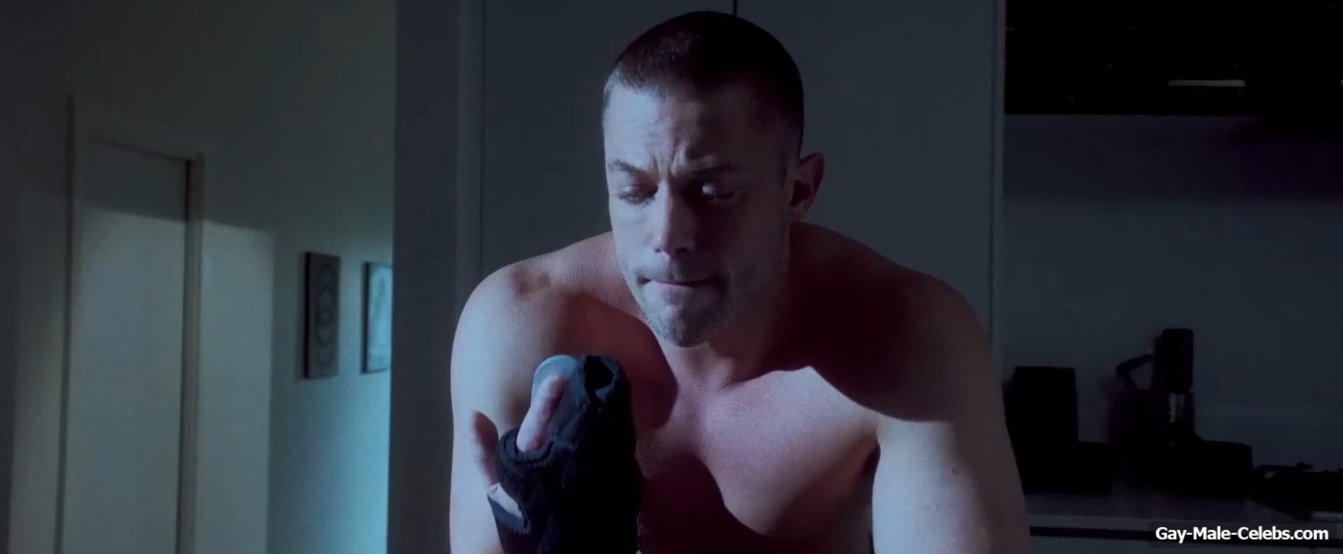Tim Pocock Shirtless And Sexy Shower Scenes in Body Blow