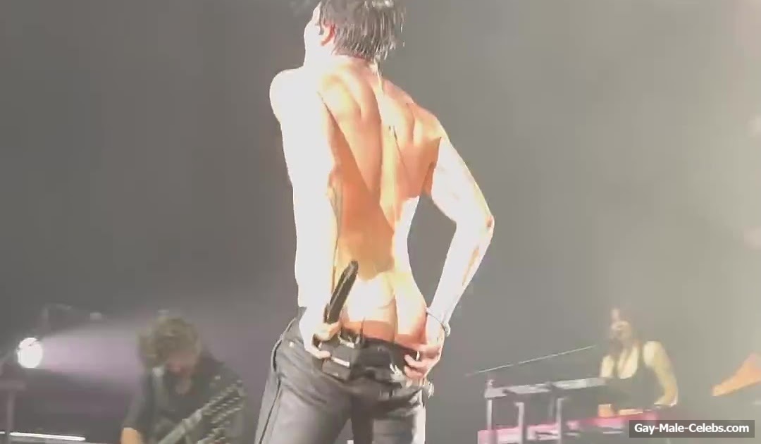 Yungblud Ass Slip Moment At The Concert