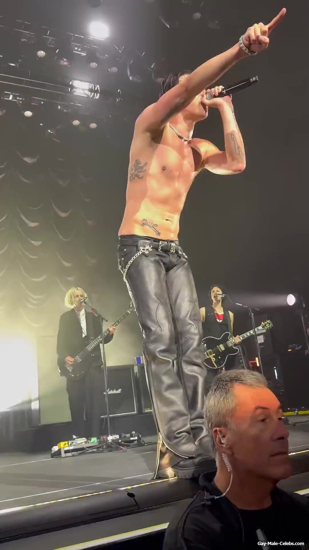 Yungblud Ass Slip Moment At The Concert