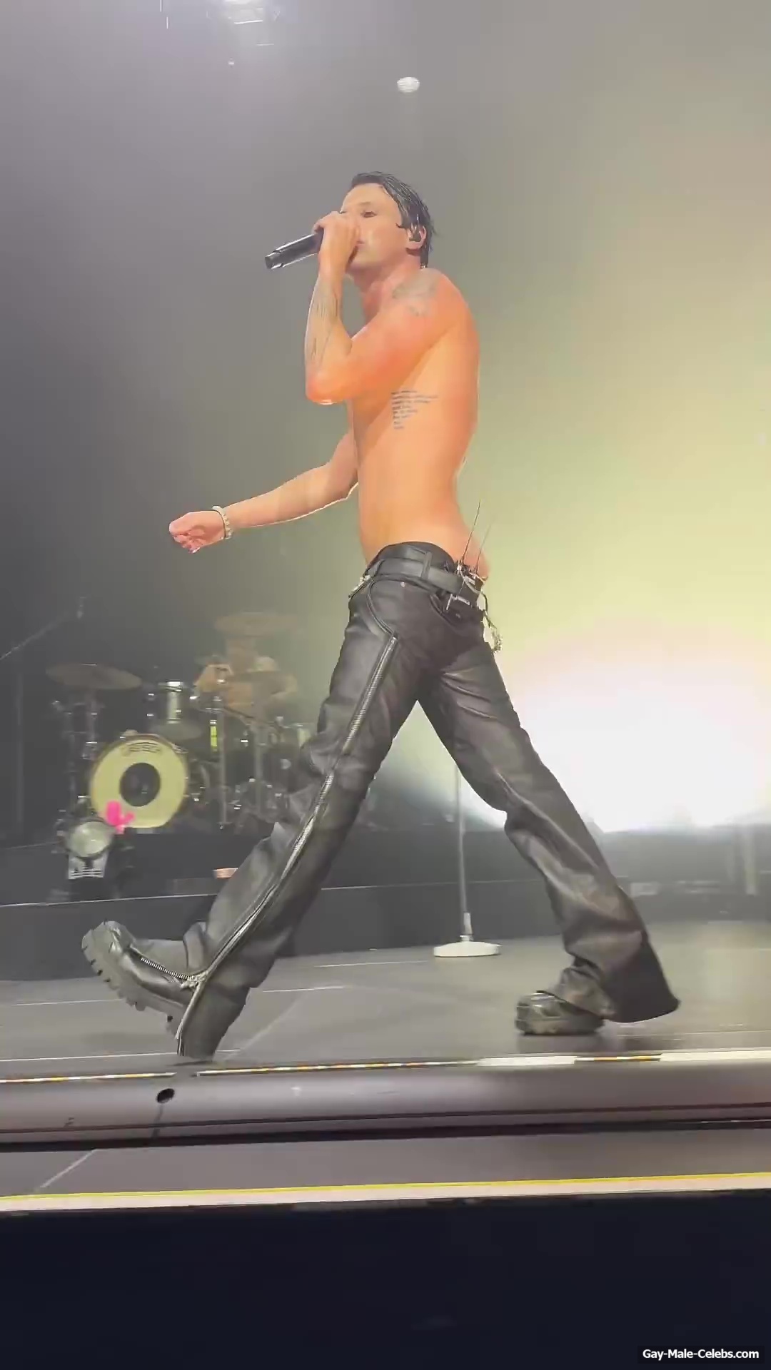 Yungblud Ass Slip Moment At The Concert
