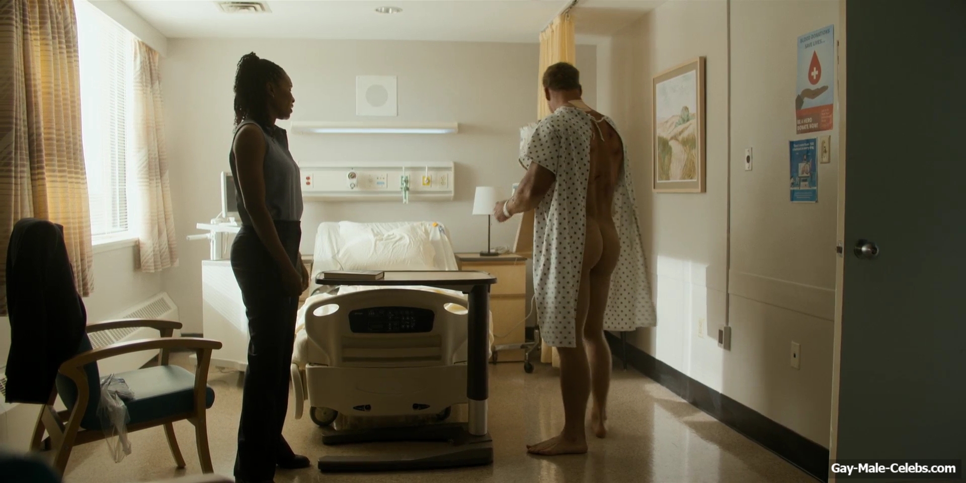 Alan Ritchson Exposed Bare Ass in Reacher