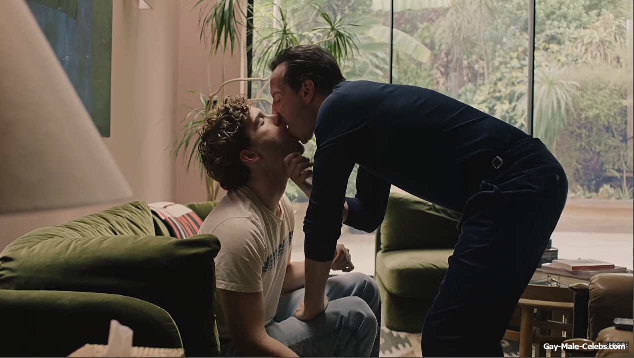 Leo Reich and Andrew Scott Hot Gay Scenes in It Gets Worse