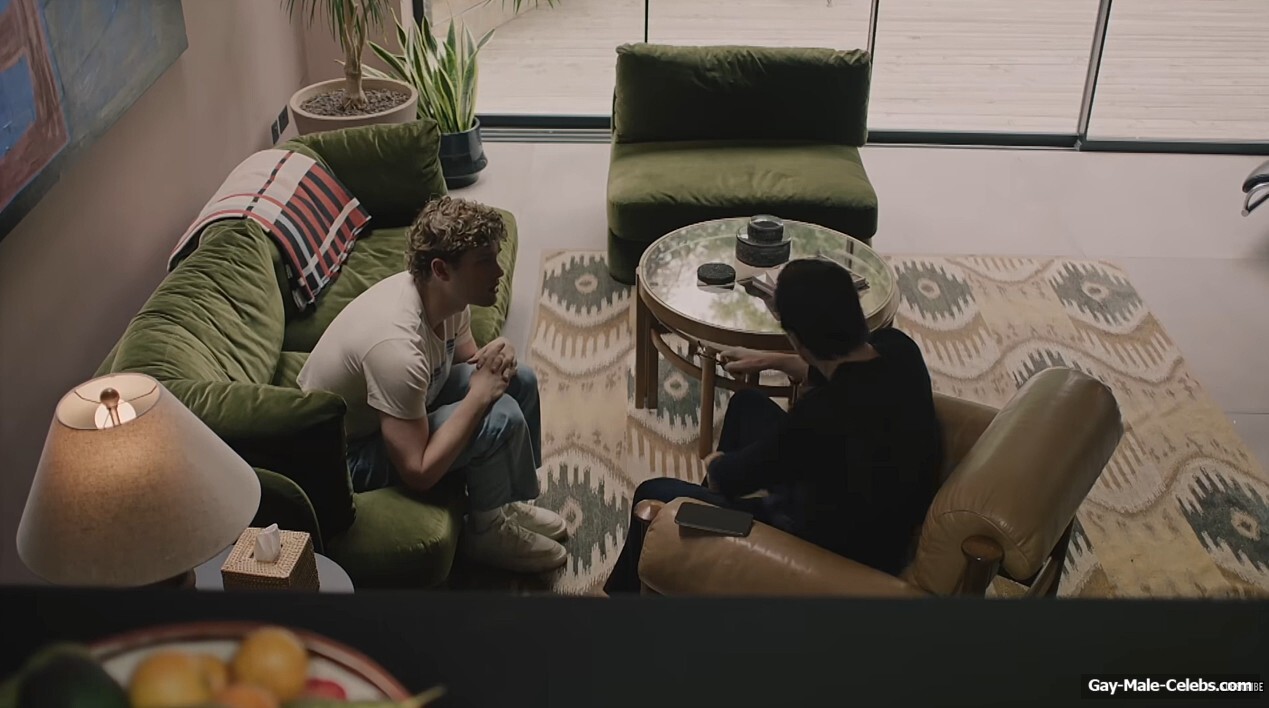 Leo Reich and Andrew Scott Hot Gay Scenes in It Gets Worse