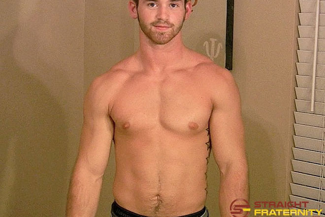 Xavier: 20-Year-Old Built Wrestler Jerks Off