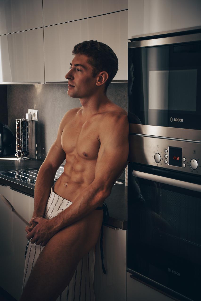 A naked chef