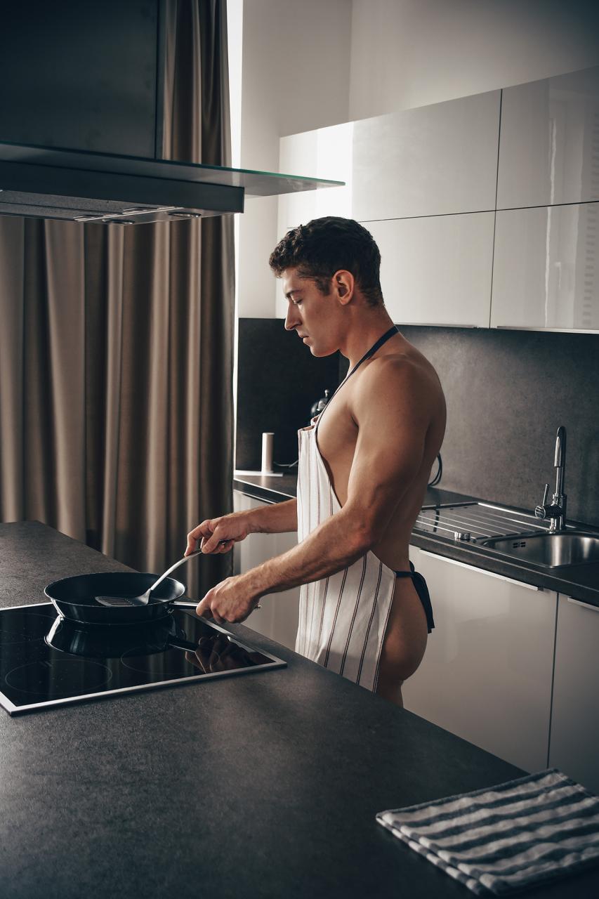A naked chef