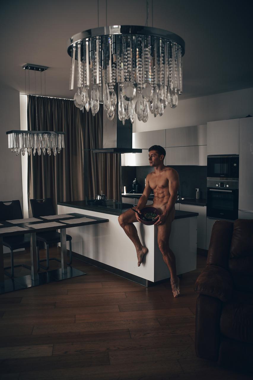 A naked chef