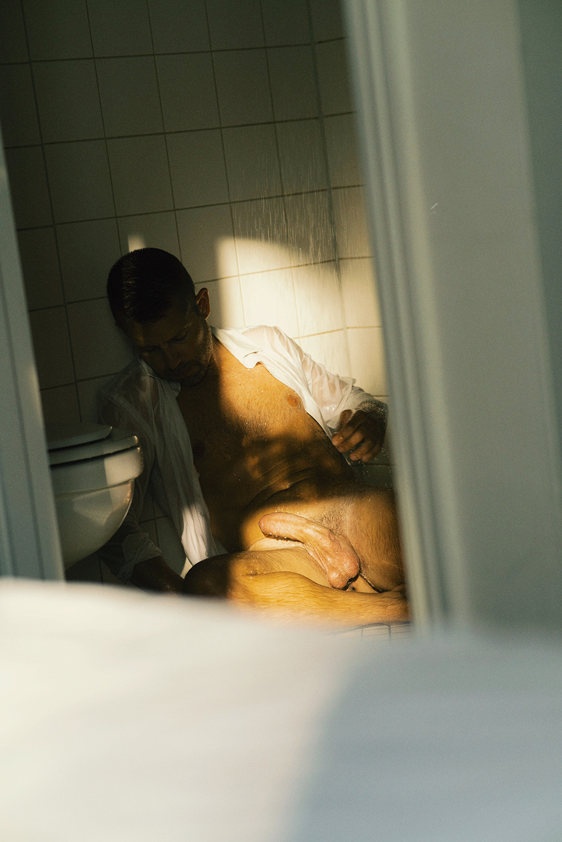 A refreshing shower with M
