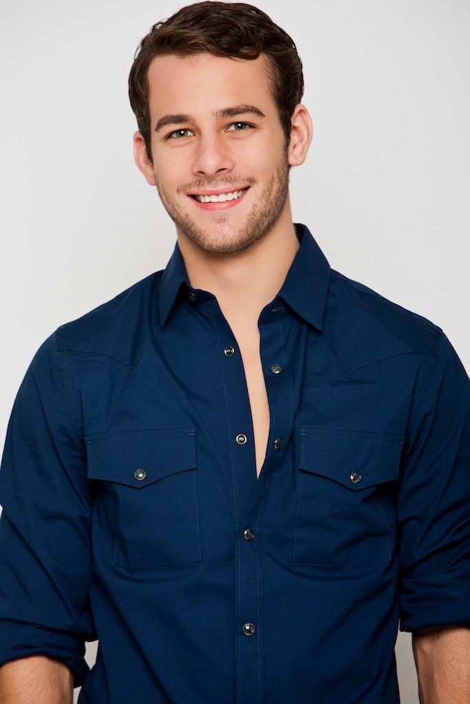 A Sizzling Gaze on Quinn Christopher Jaxon