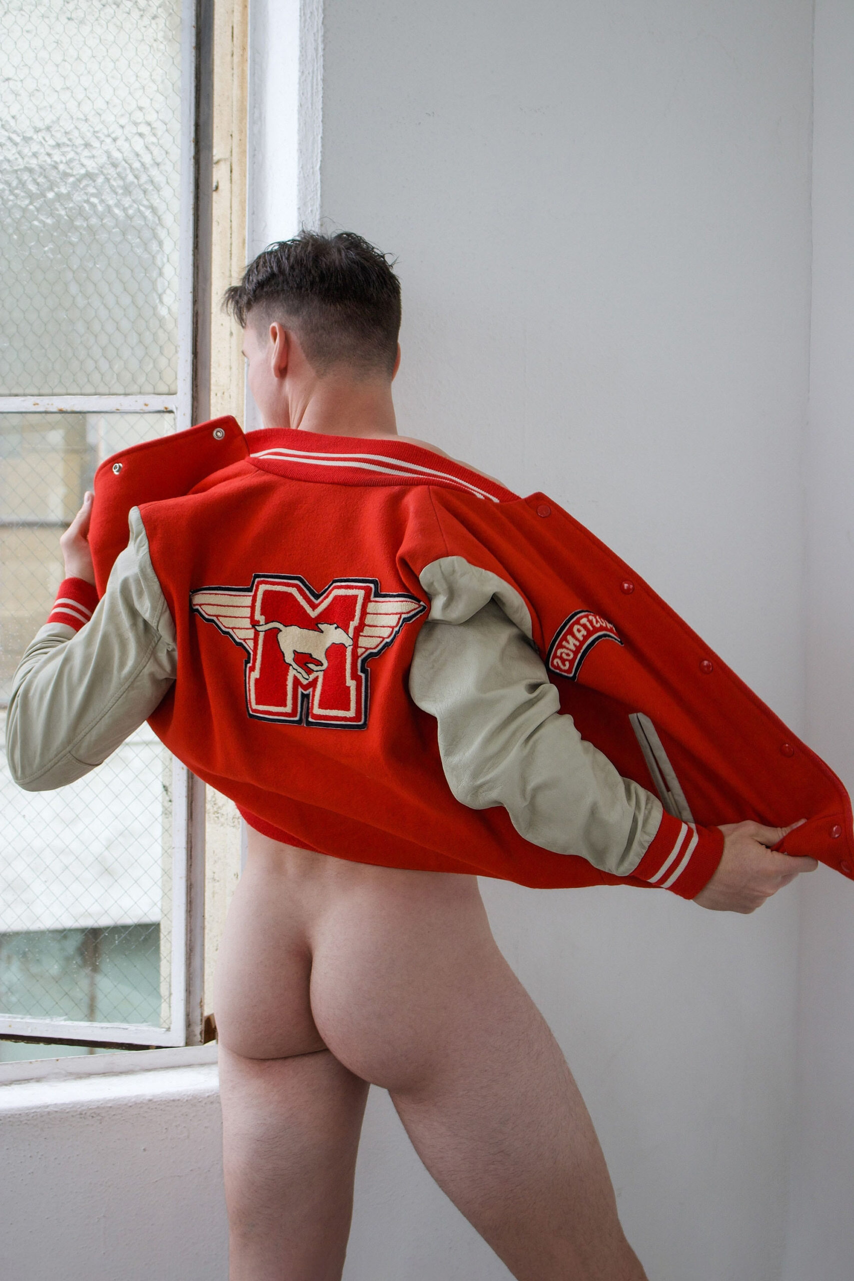 Airon, the sexy coach who has it all