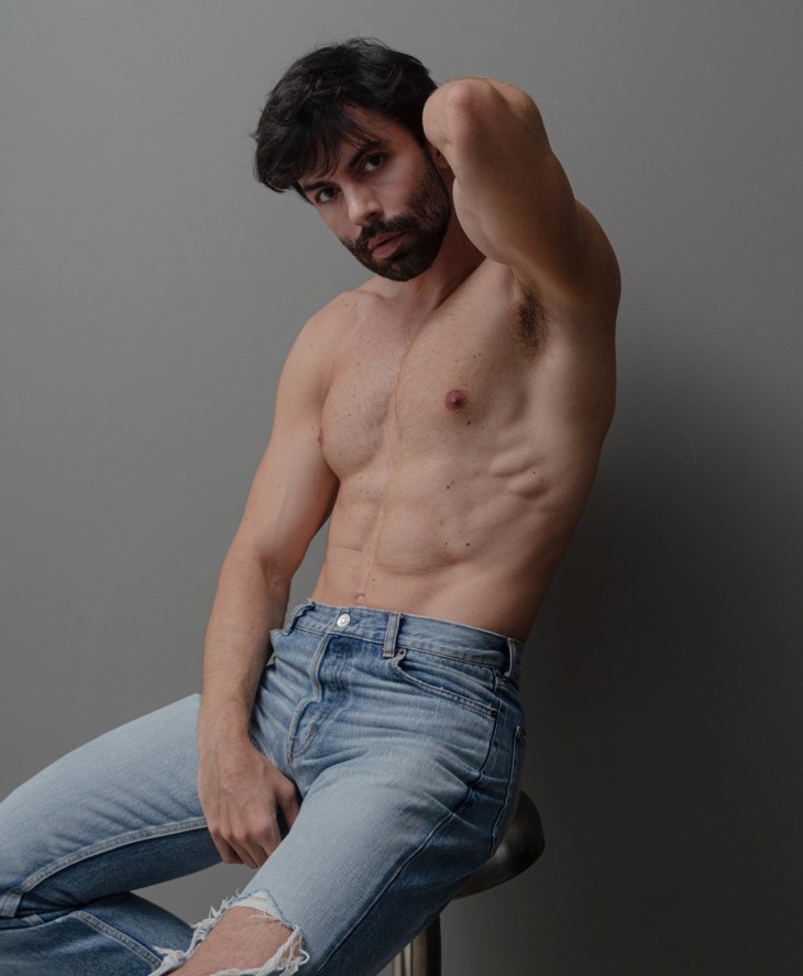 Brazilian DJ Guilherme Acrizio reveals himself to Beto Urbano
