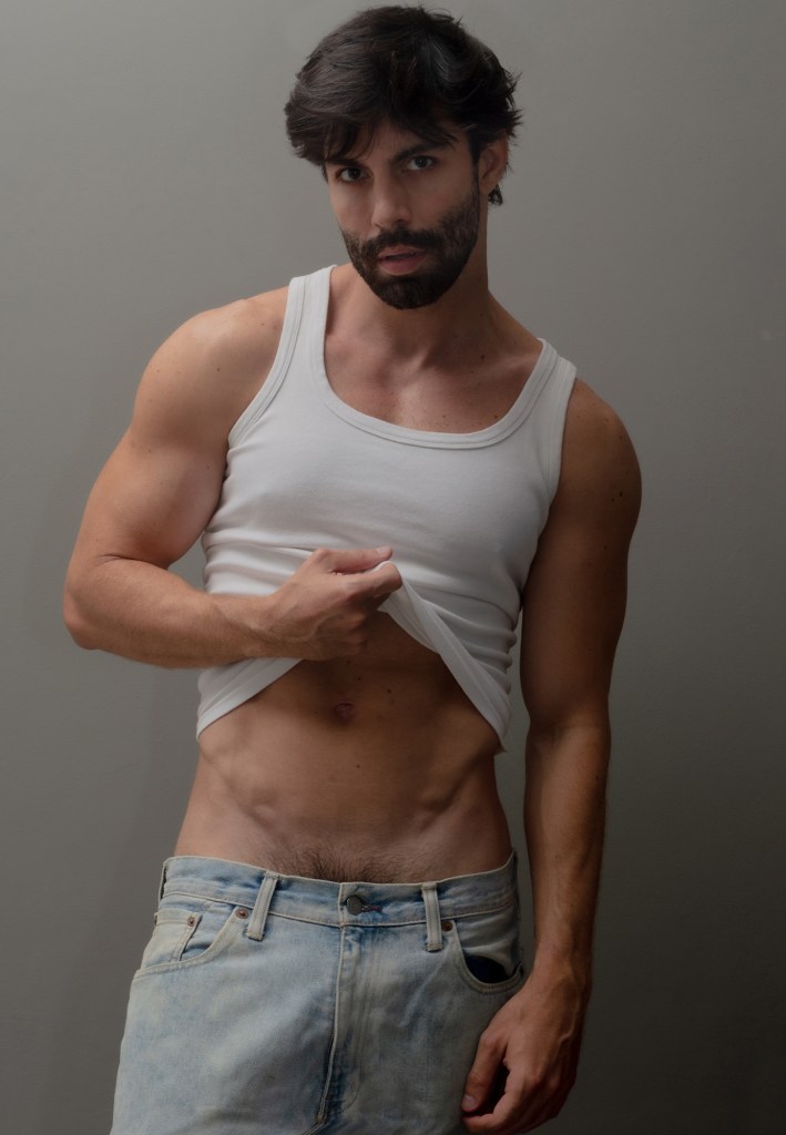 Brazilian DJ Guilherme Acrizio reveals himself to Beto Urbano