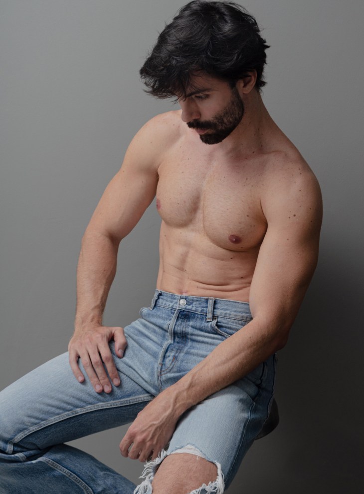 Brazilian DJ Guilherme Acrizio reveals himself to Beto Urbano