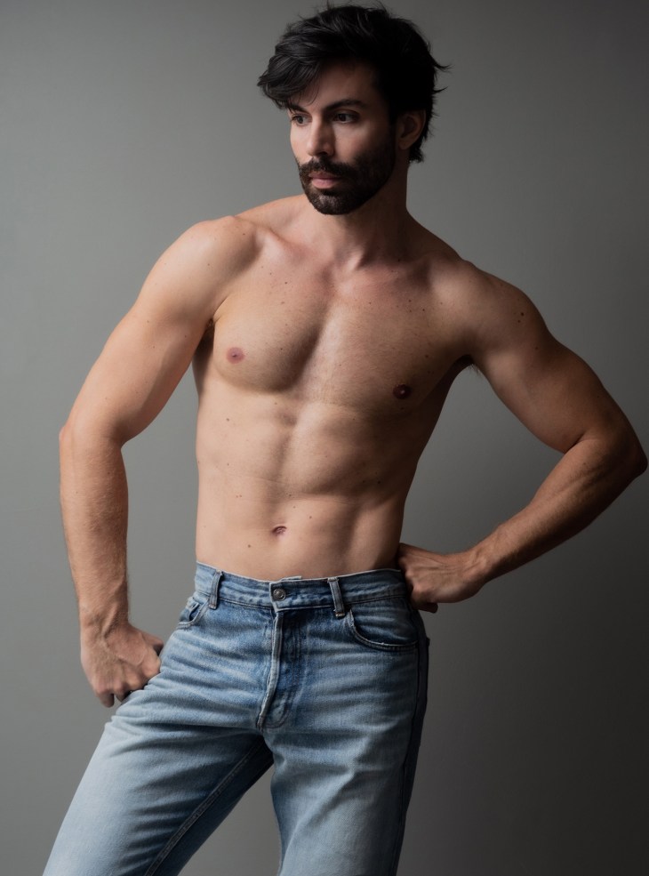 Brazilian DJ Guilherme Acrizio reveals himself to Beto Urbano