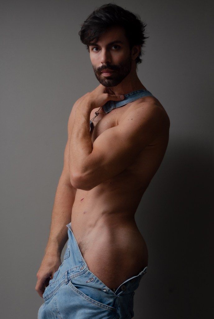 Brazilian DJ Guilherme Acrizio reveals himself to Beto Urbano