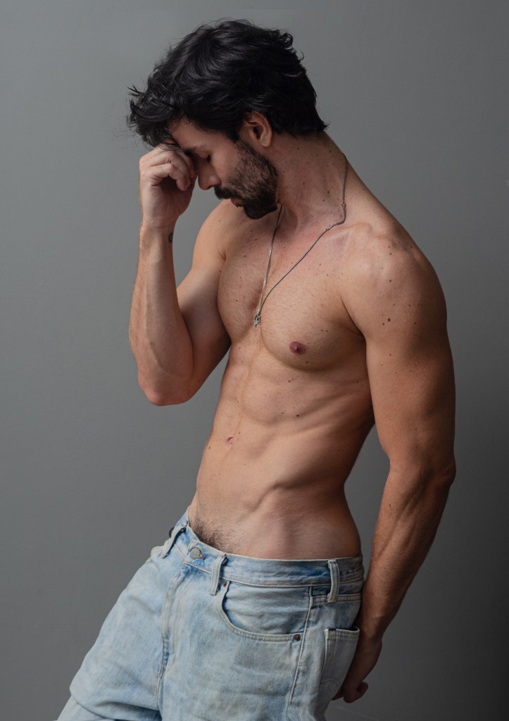Brazilian DJ Guilherme Acrizio reveals himself to Beto Urbano