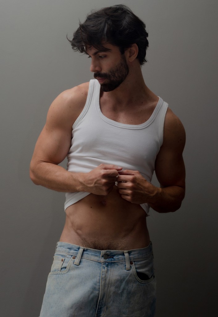 Brazilian DJ Guilherme Acrizio reveals himself to Beto Urbano