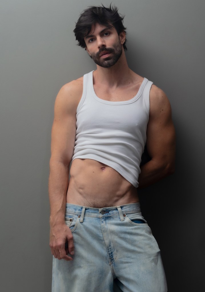 Brazilian DJ Guilherme Acrizio reveals himself to Beto Urbano