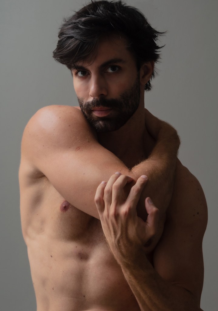 Brazilian DJ Guilherme Acrizio reveals himself to Beto Urbano