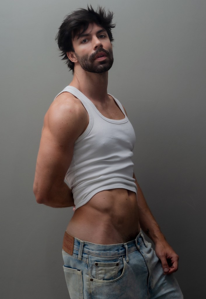 Brazilian DJ Guilherme Acrizio reveals himself to Beto Urbano