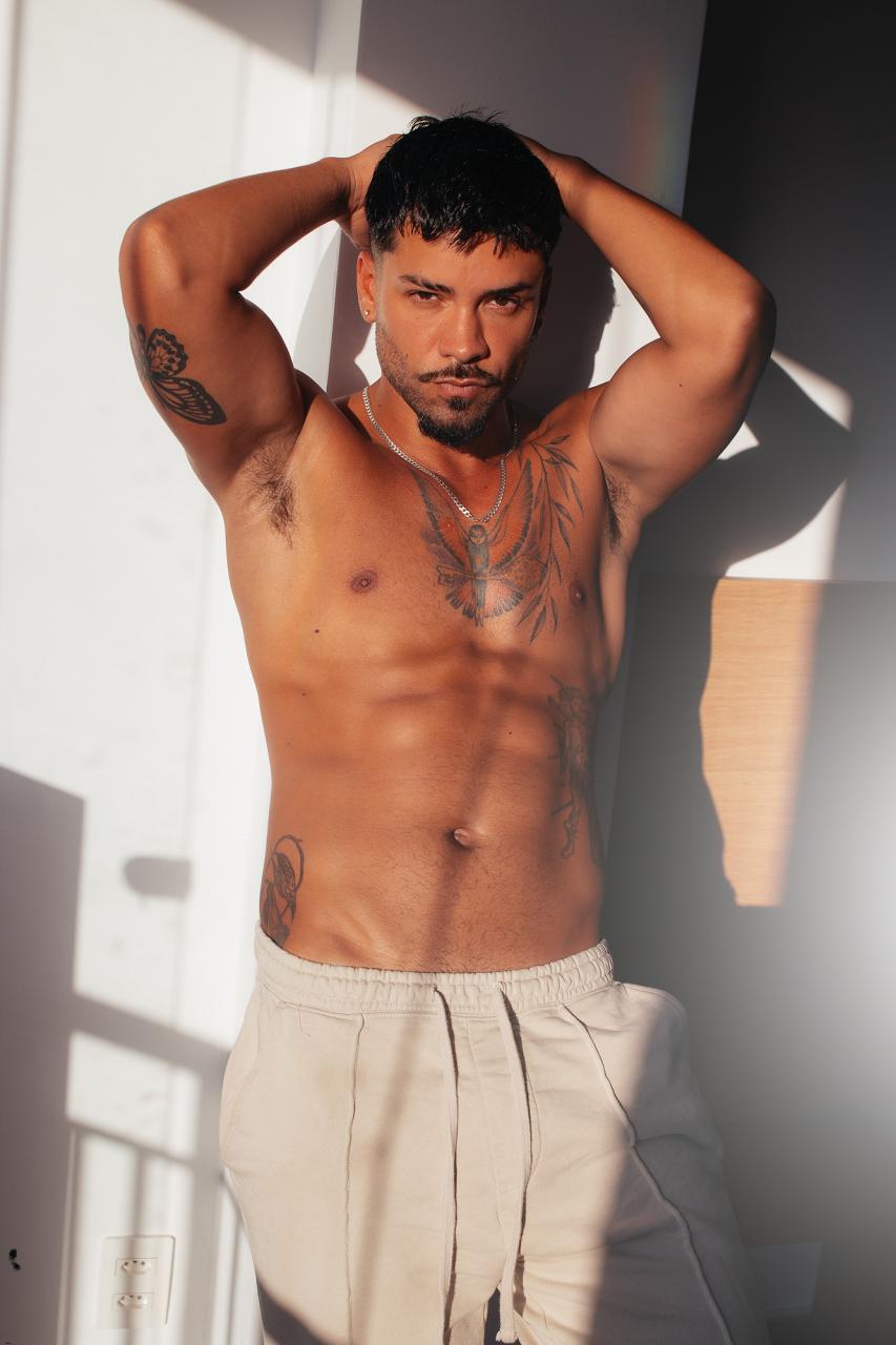 Denito — the tattooed dark-hearted hunk