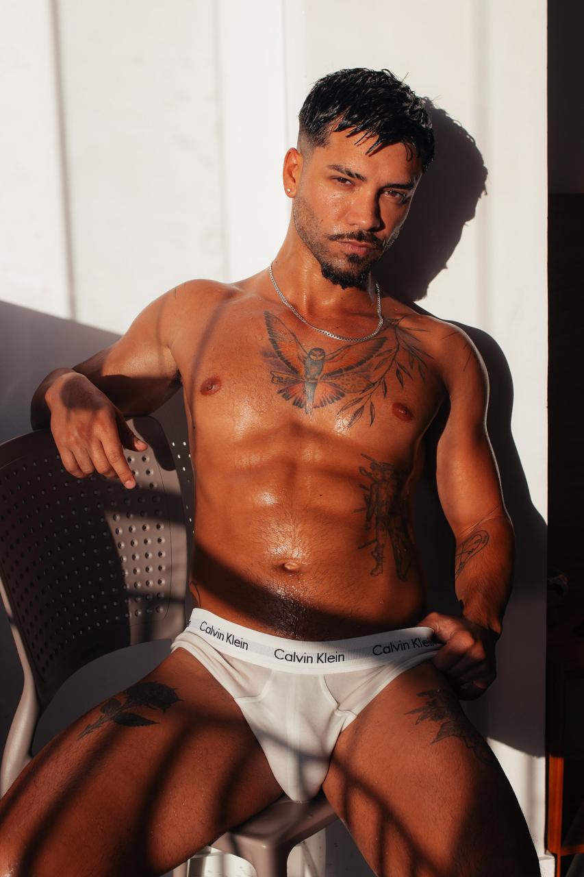 Denito — the tattooed dark-hearted hunk