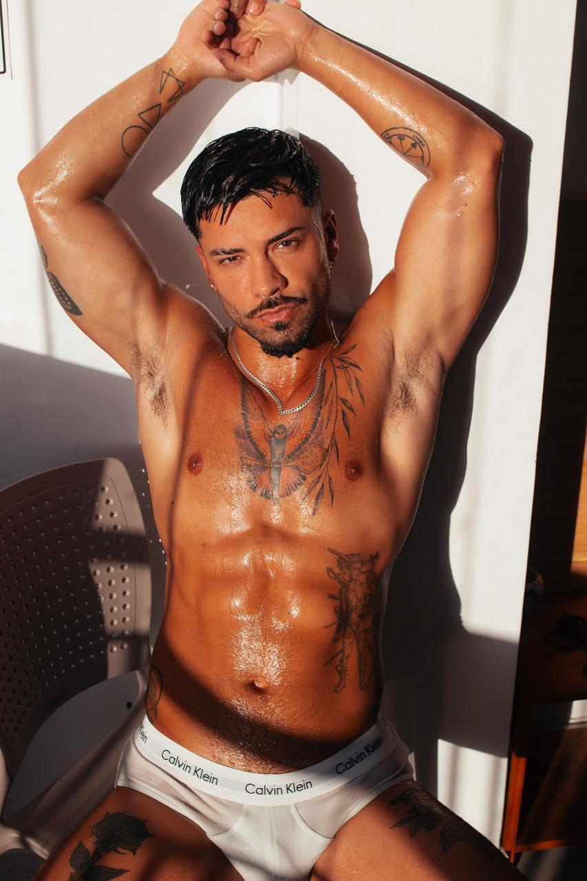 Denito — the tattooed dark-hearted hunk