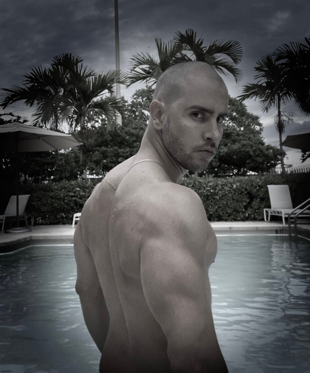 Duncan Saint: The American Sensation Tempting Both Men and Women
