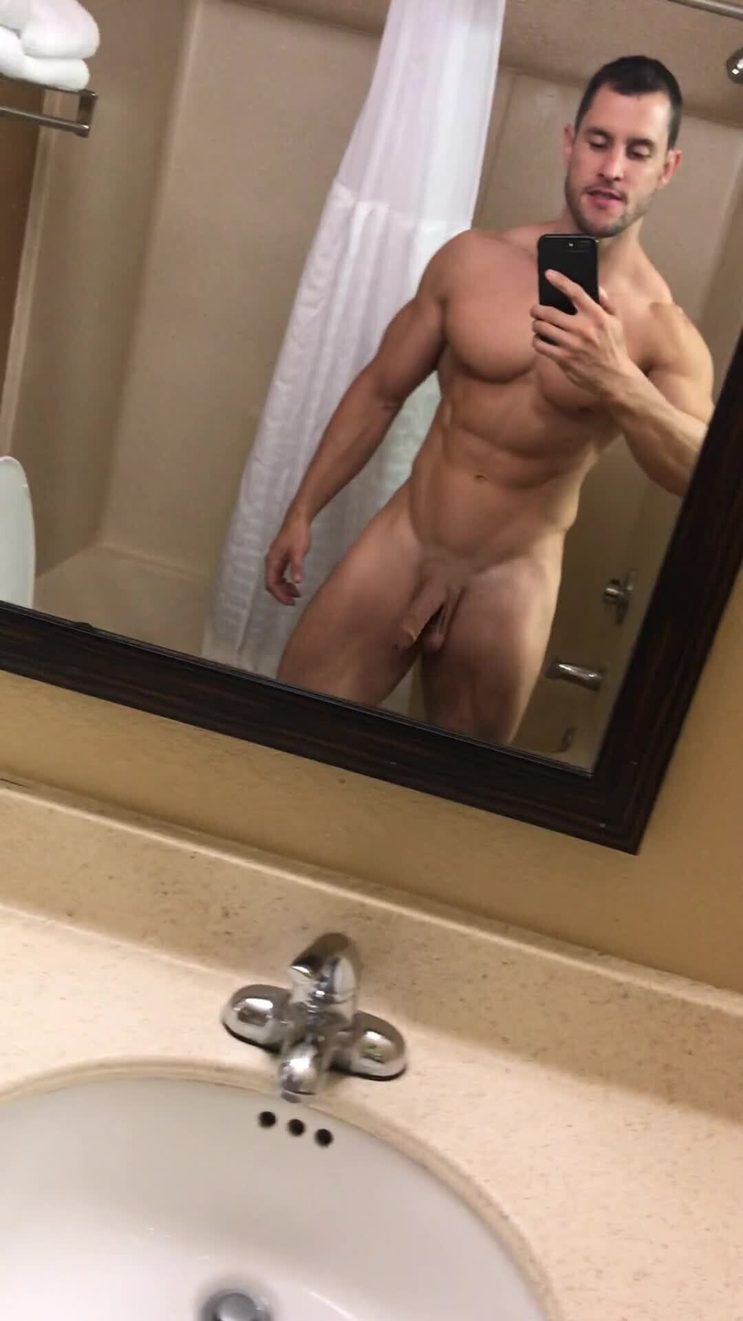 Duncan Saint: The American Sensation Tempting Both Men and Women
