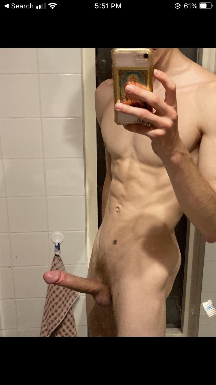 Eatyurgreens18: the hung twink driving all of Reddit crazy