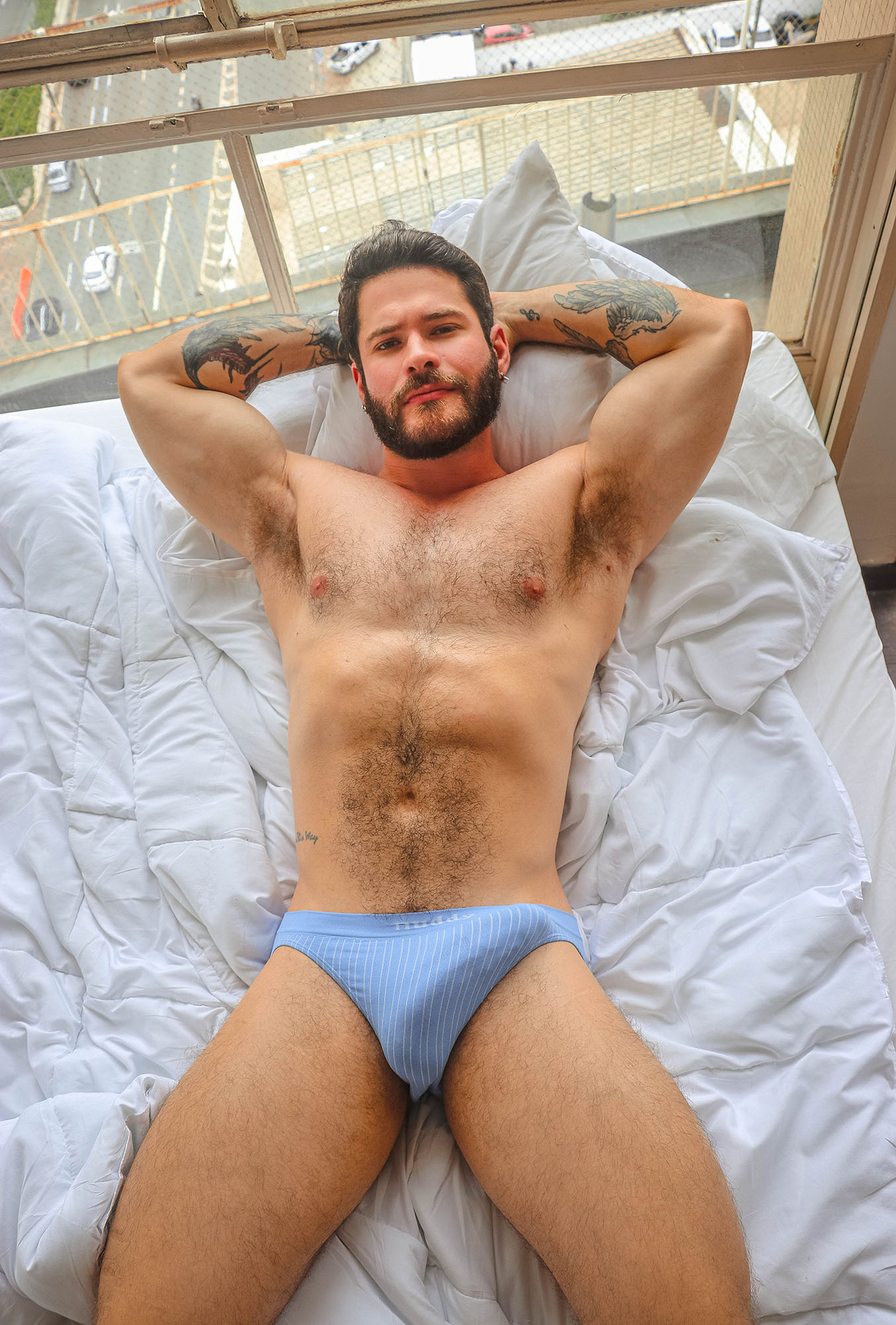 Eduardo Dean Knapp kicks back the covers and shows everything