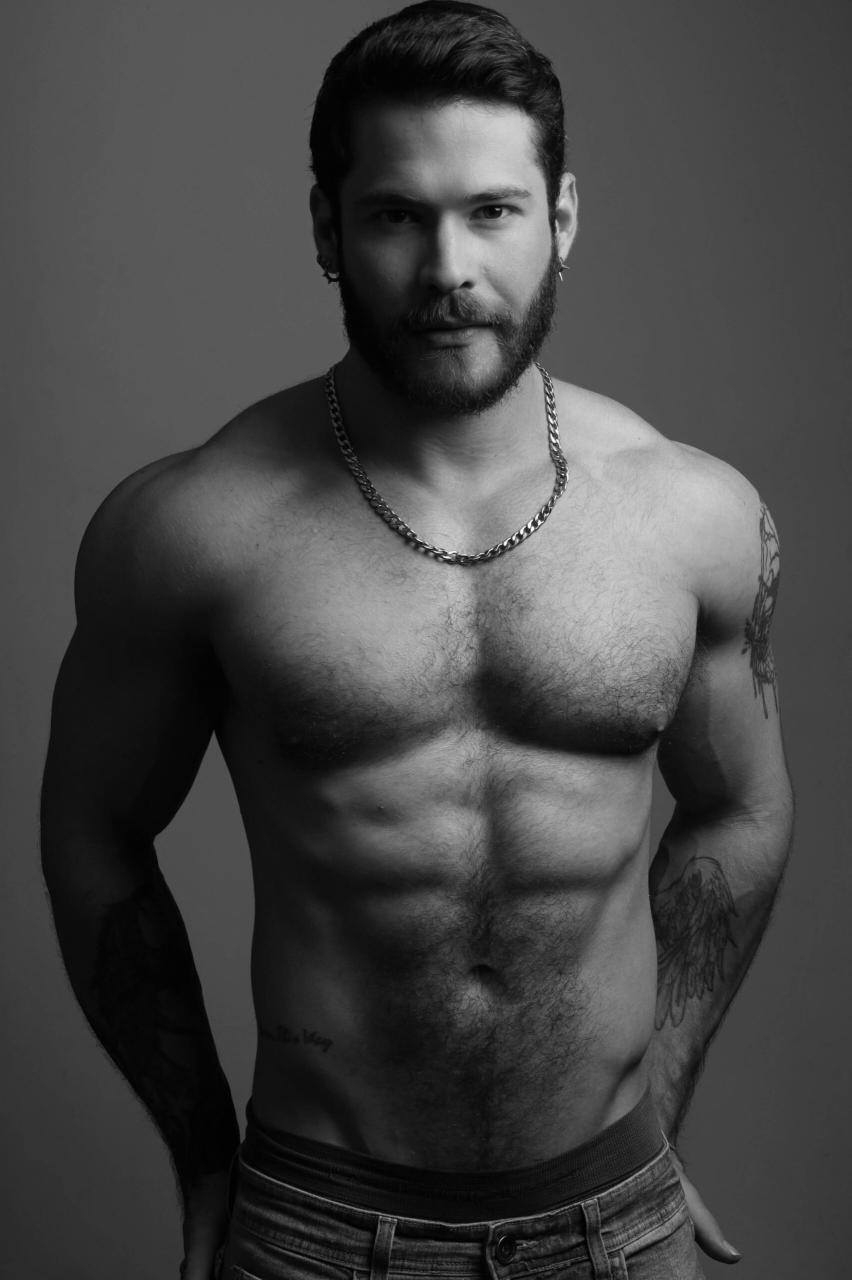 Eduardo Dean Knapp: The Brazilian Stud