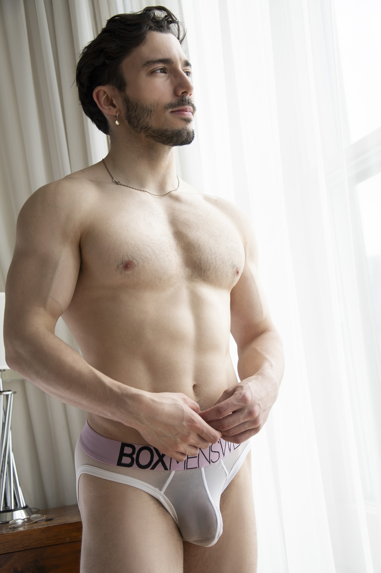 Eric, a handsome Canadian stud with an impressive body
