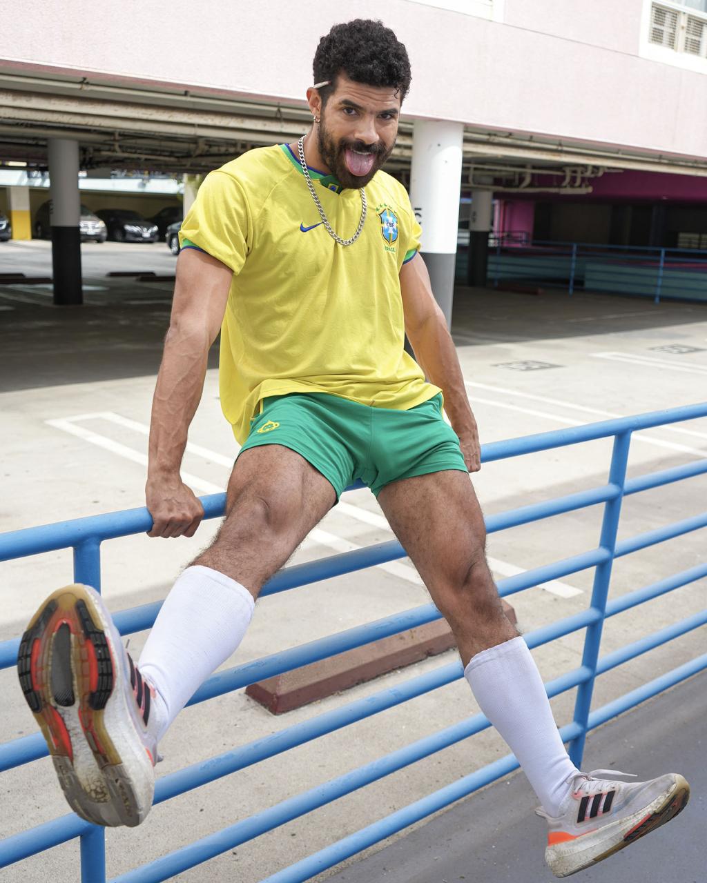 Evandro Almeida: The Hairy, Hung Brazilian Who Goes From Soccer Jersey to Full Nude