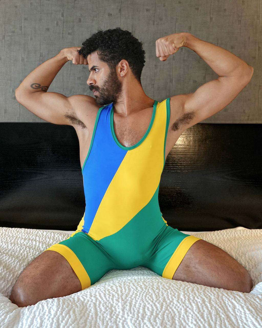 Evandro Almeida: The Hairy, Hung Brazilian Who Goes From Soccer Jersey to Full Nude
