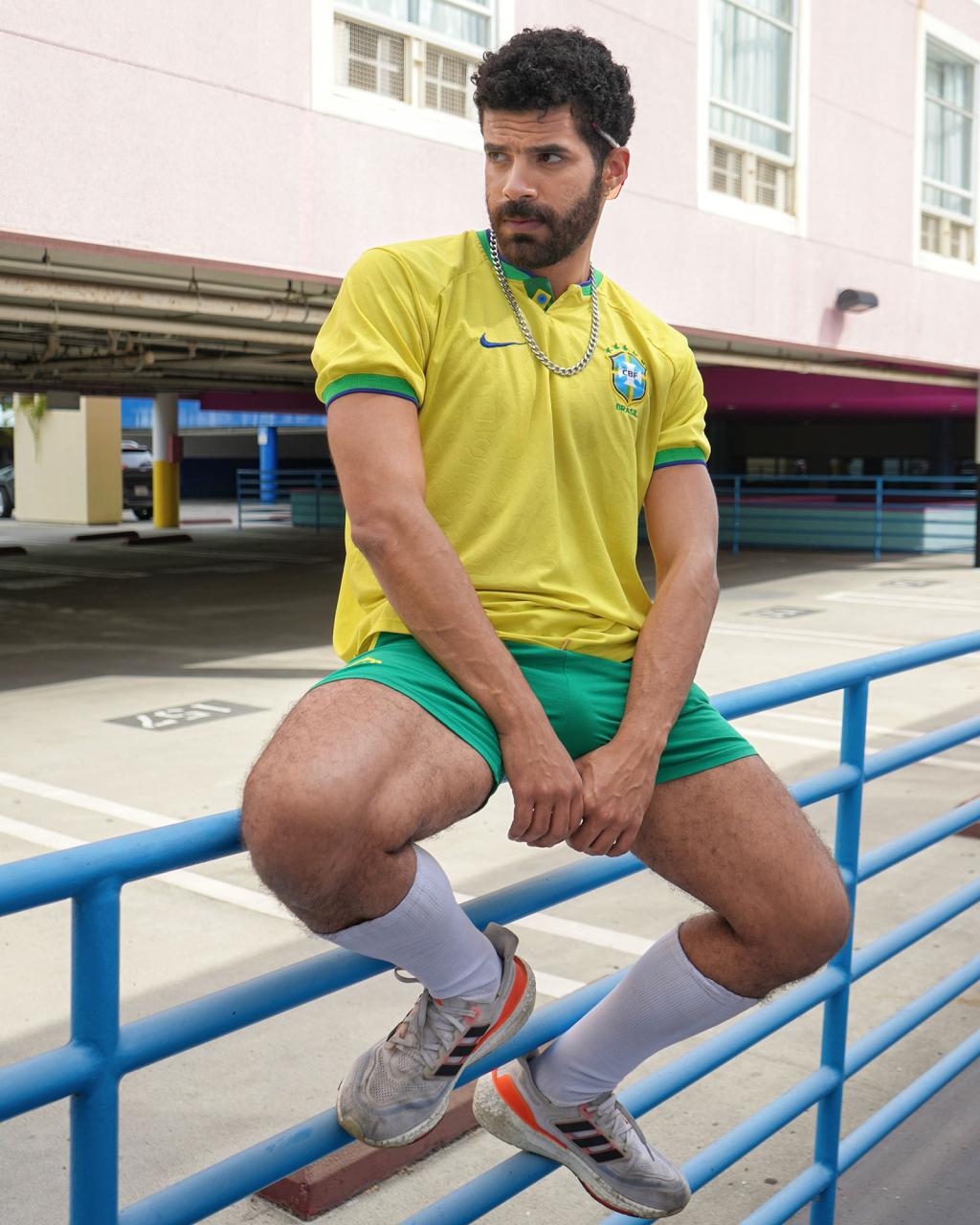 Evandro Almeida: The Hairy, Hung Brazilian Who Goes From Soccer Jersey to Full Nude