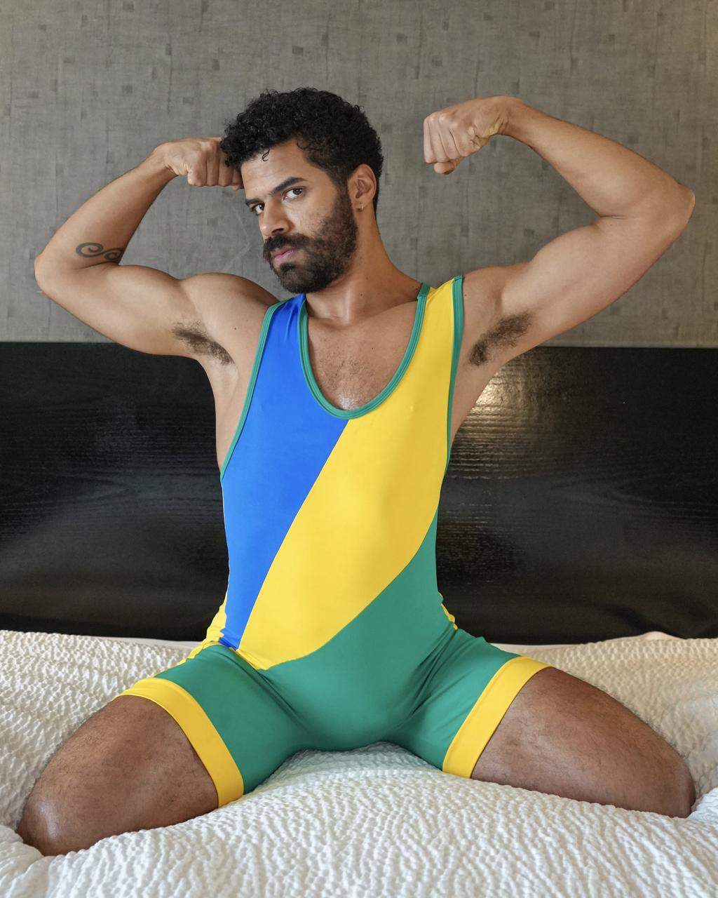 Evandro Almeida: The Hairy, Hung Brazilian Who Goes From Soccer Jersey to Full Nude